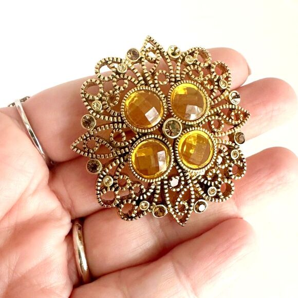 Premier Designs Daybreak Pin Topaz Colored- Goldtone - Crystals - Picture 2 of 4